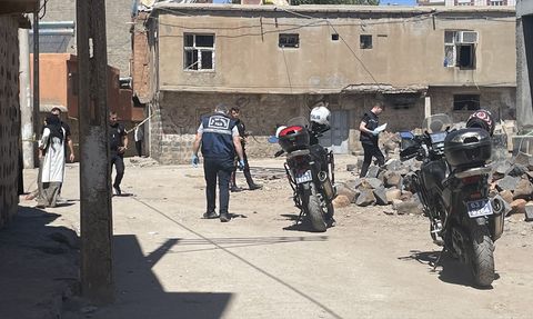 Siverek'te silahlı ve bıçaklı kavga: 2 yaralı, 3 gözaltı