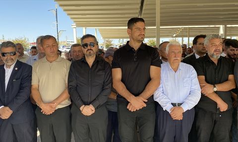 Taha Akgül'ün Dedesinin Cenazesi Sivas'ta Toprağa Verildi