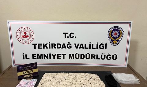 Tekirdağ'da Uyuşturucu Operasyonu: 2.474 Sentetik Ecza Hapı Ele Geçirildi