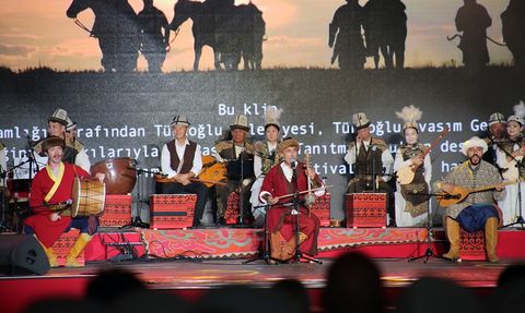 Türkiye'nin İpek Yolu Müzik Topluluğu, Issık Göl Festivali'nde Sahne Aldı