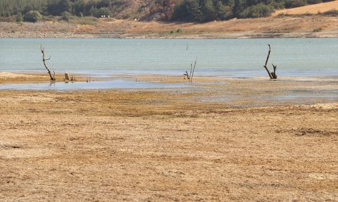 Yazır Göleti'nde Su Seviyesi Alarm Veriyor