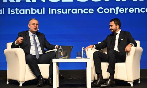 4. Uluslararası Sigorta Zirvesi: Dijitalleşme ve Yapay Zeka Üzerine Tartışmalar