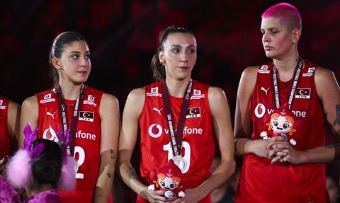 A Milli Kadın Voleybol Takımı Gümüş Madalya ile Döndü