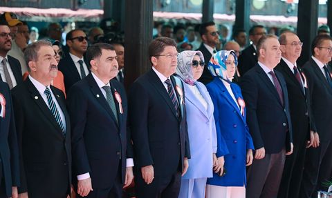 Adalet Bakanı Tunç, İşyurtları Ürün ve El Sanatları Fuarı'na Katıldı