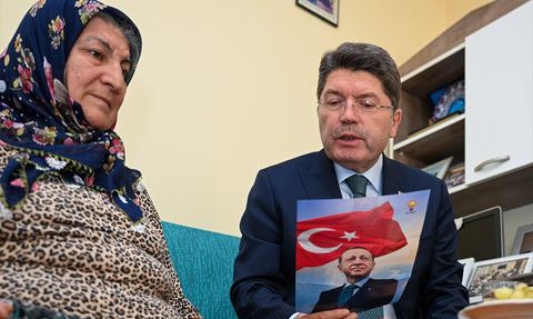 Adalet Bakanı Tunç, Şehit Polis Furkan Çelik'in Ailesini Ziyaret Etti