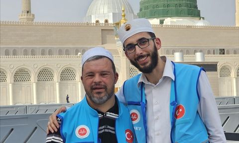 Adana'da Down Sendromlu Yavuz'un Umre Hayali Gerçekleşti