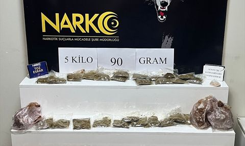 Adana'da Uyuşturucu Operasyonu: 5 Kilogram Esrar Ele Geçirildi