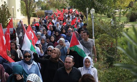 Adıyaman Üniversitesi'nde Gazze Yürüyüşü: Destek Ve Farkındalık Ziyafeti