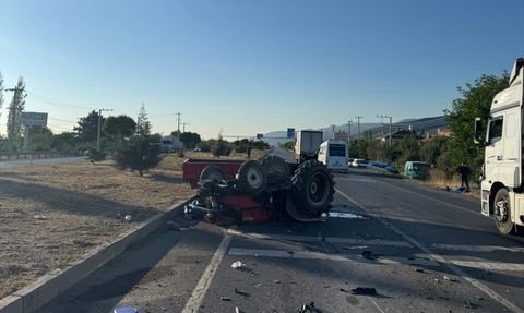 Afyonkarahisar'da Trafik Kazası: Traktör Sürücüsü Hayatını Kaybetti
