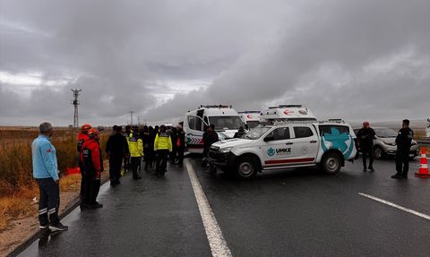 Aksaray'da Trafik Kazası: 2 Asker Şehit, 1 Kişi Hayatını Kaybetti