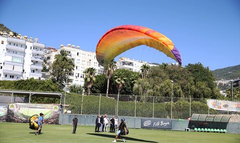 Alanya'nın Gururu Harun Karateke, Yamaç Paraşütü Kupasını Kazandı