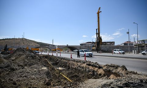 Ankara'daki Yol Çalışmaları Trafiği Felç Etti