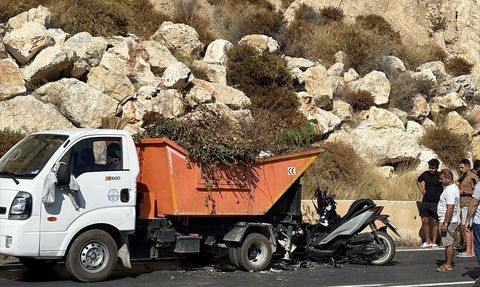 Antalya'da Motosiklet Kazası: Sürücü Hayatını Kaybetti