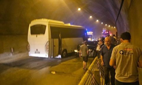 Antalya'da Zincirleme Trafik Kazası: 10 Yaralı