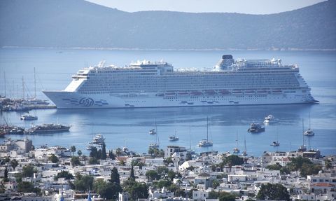 Aroya Kruvaziyeri Bodrum'a Ulaştı