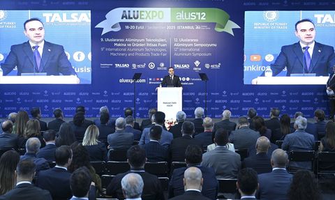 Bakan Kacır, Türkiye'nin Küresel Rekabet Avantajlarını Vurguladı