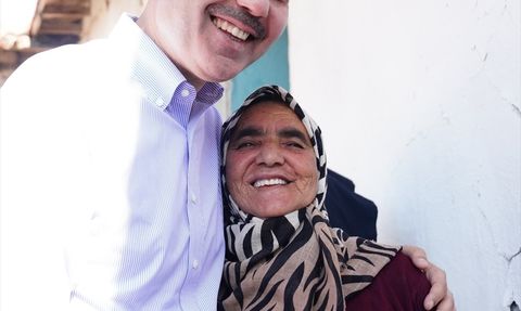 Bakan Kurum Sındırgı'da Depremzede Vatandaşlarla Bir Araya Geldi