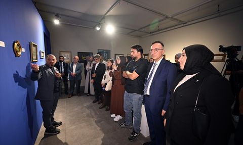 Belçika'da İslam Sanatları Sergisi: 'Iqra: İçsel Yolculuğun Yedi Kapısı'