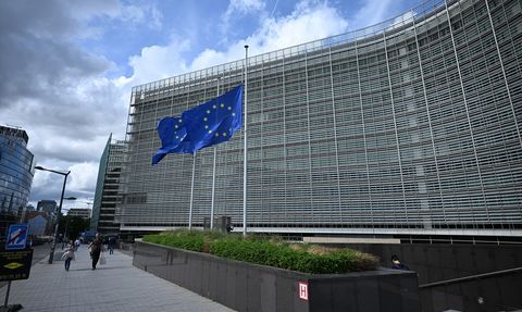 Brüksel'deki AB Kurumlarından Füniküler Kazasına Saygı Duruşu