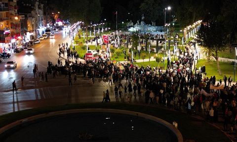 Bursa'da Küresel Sumud Filosu'na Destek Yürüyüşü