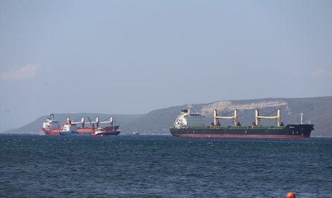Çanakkale Boğazı'nda Makine Arızası Olan Gemi Kurtarıldı