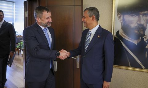 CHP Genel Başkanı Özgür Özel, Çekya Büyükelçisi ile Görüştü