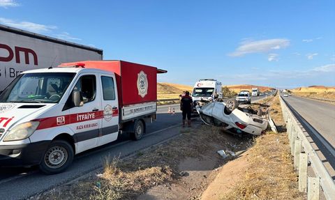 Çorum'da Devrilen Araçta Üç Yaralı