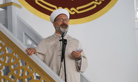 Diyanet İşleri Başkanı Erbaş, Eğitimde İlim ve Ahlak Vurgusu Yaptı