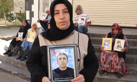 Diyarbakır Anneleri Evlatlarına Kavuşmak İçin Mücadele Ediyor