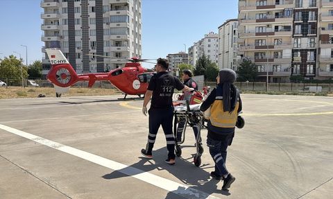 Diyarbakır'da Ambulans Helikopterle Kalp Krizi Tedavisi