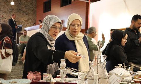 Dolmabahçe'de Gazze İçin İyilik Sergisi