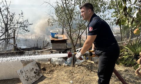 Edirne'de Otluk Alandaki Yangın Kontrol Altına Alındı