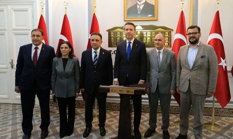 Enerji Bakanı Bayraktar, Manisa Valiliği'ni Ziyaret Etti