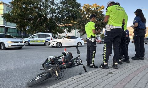 Erzincan'da Elektrikli Bisiklet Kazası: Çocuk Ağır Yaralı