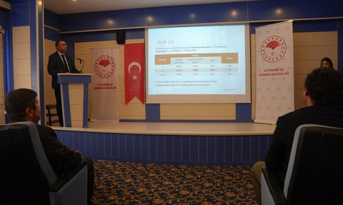 Erzurum'da Veterinerlere Yönelik Buzağı Sağlığı Eğitimi