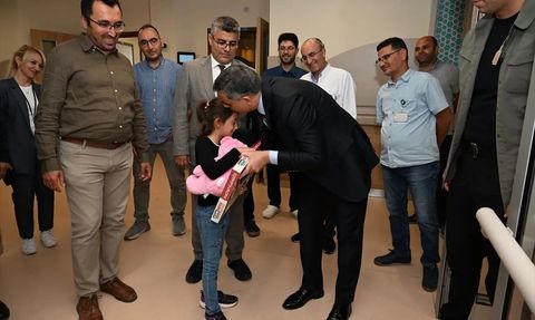 Erzurum Valisi Çiftçi, Erzurum Şehir Hastanesi'ni Ziyaret Etti