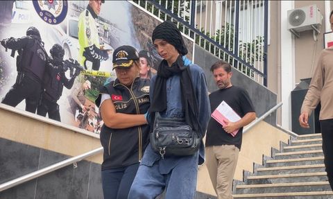 Fatih'te Yankesicilik Olayı: Turistin Cüzdanı Çalındı