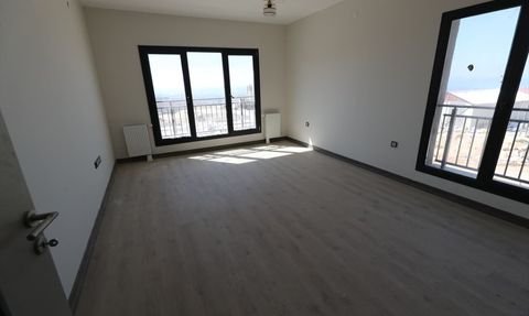 Hatay'da Afet Konutları ve Ticaret Merkezleri Yapımına Devam Ediliyor