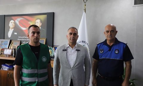 Hatay'da Duyarlı İşçi Eşine Az Buldu: Altın ve Döviz Çantası Sahibine Ulaştırıldı