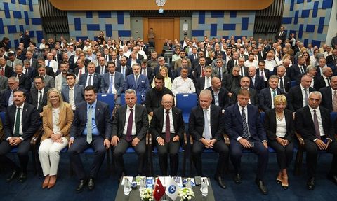 Hazine ve Maliye Bakanı İzmir'de İş Dünyasıyla Buluştu