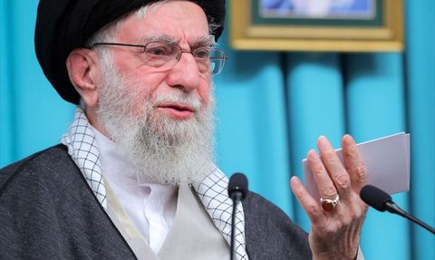 İran Lideri Hamaney: ABD İle Müzakere Yararlı Değil