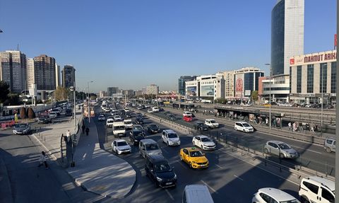 İstanbul'da Sabah Saatlerinde Trafik Yoğunluğu