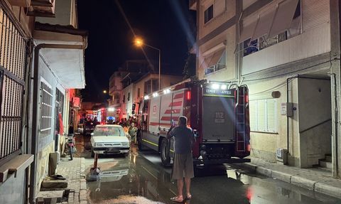 İzmir'de Çıkan Yangında Ev Kullanılamaz Hale Geldi