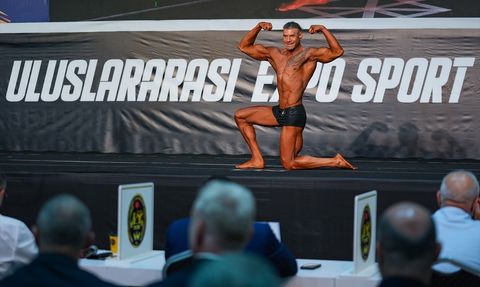 İzmir'de Uluslararası Mr. Universe Vücut Geliştirme Yarışması