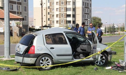 Kayseri'de Trafik Kazası: 2 Ölü, 3 Yaralı