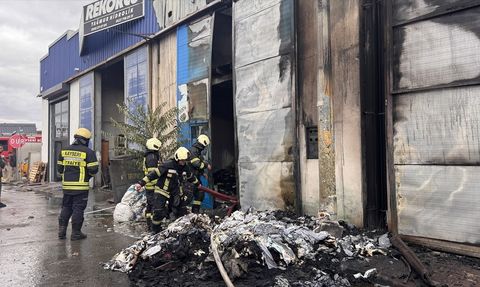 Kayseri'deki Yangın Üç İş Yerini Vurdu
