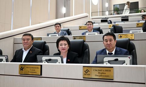 Kırgızistan Meclisi Feshedildi