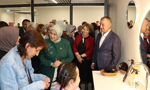 Kocaeli'de AK Parti'li Kadınlardan Filistin İçin Destek Gösterisi