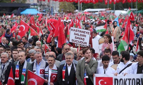 Kocaeli'de Küresel Sumud Filosu'na Destek Yürüyüşü Düzenlendi