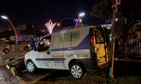 Kocaeli'de Trafik Kazası: 4 Yaralı